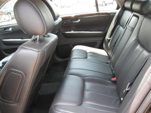 2010 Cadillac DTS Unknown