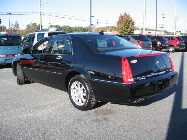 2010 Cadillac DTS Unknown