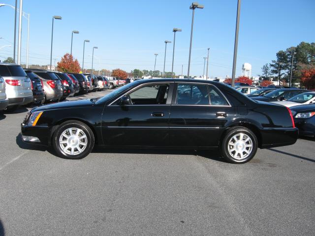 2010 Cadillac DTS Unknown