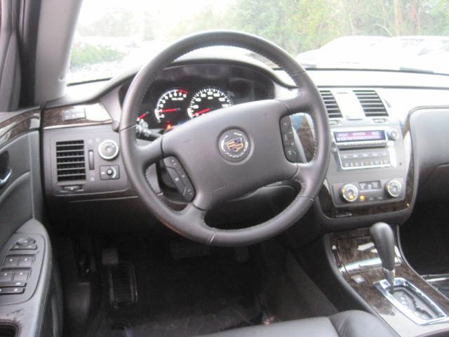 2010 Cadillac DTS Lariat DVD