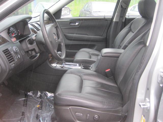 2010 Cadillac DTS Lariat DVD