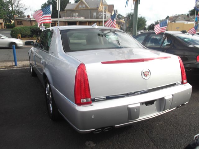 2010 Cadillac DTS Lariatloaded1-owner