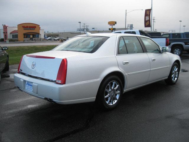 2010 Cadillac DTS Unknown