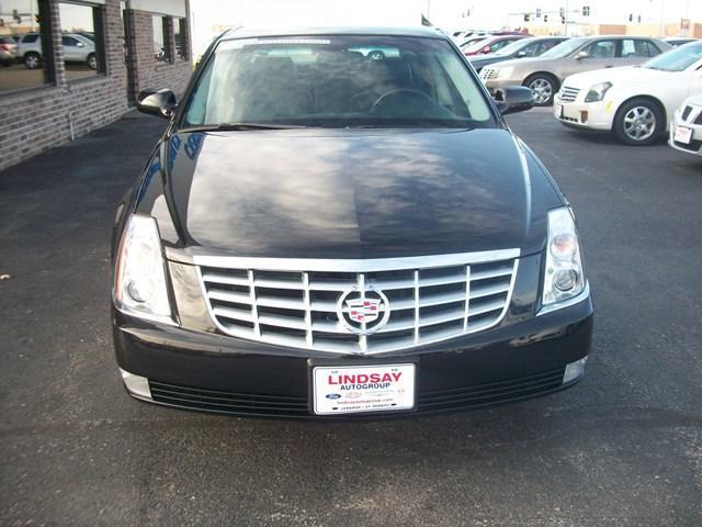 2010 Cadillac DTS XLT Pickup 4D 5 1/2 Ft