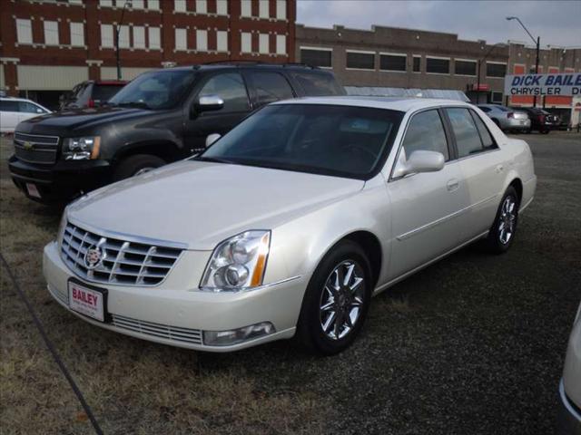 2010 Cadillac DTS XLT Pickup 4D 5 1/2 Ft