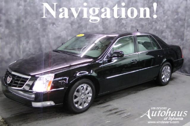 2010 Cadillac DTS 4dr Sdn XLE Auto