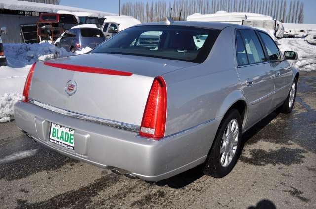 2010 Cadillac DTS Base