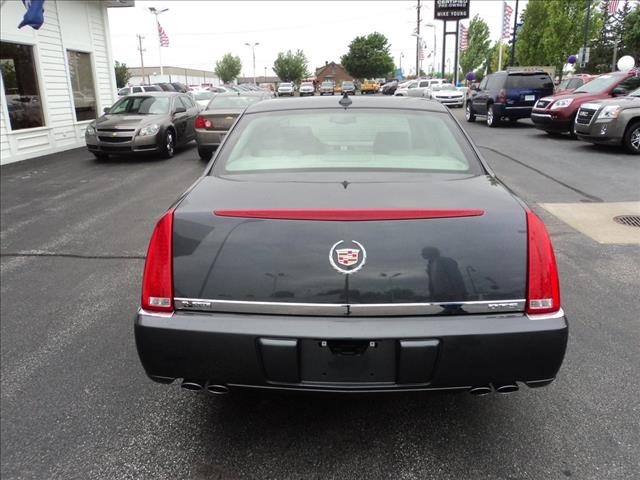 2010 Cadillac DTS Unknown