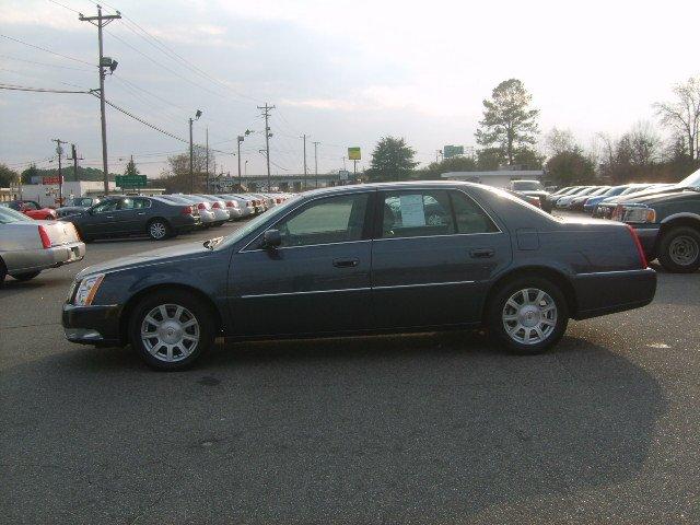 2010 Cadillac DTS Unknown