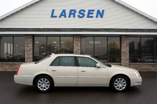 2010 Cadillac DTS Leoneowner