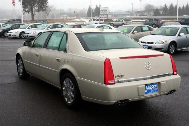 2010 Cadillac DTS Leoneowner