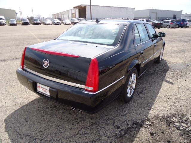 2010 Cadillac DTS Unknown