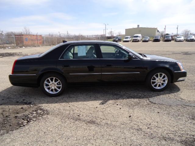 2010 Cadillac DTS Unknown