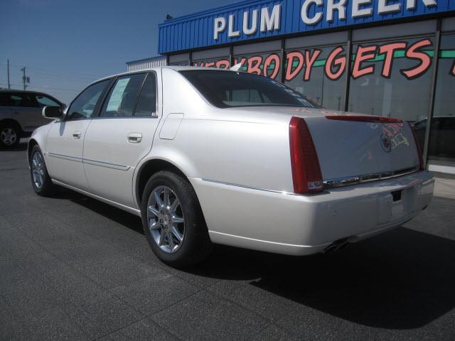 2010 Cadillac DTS Unknown