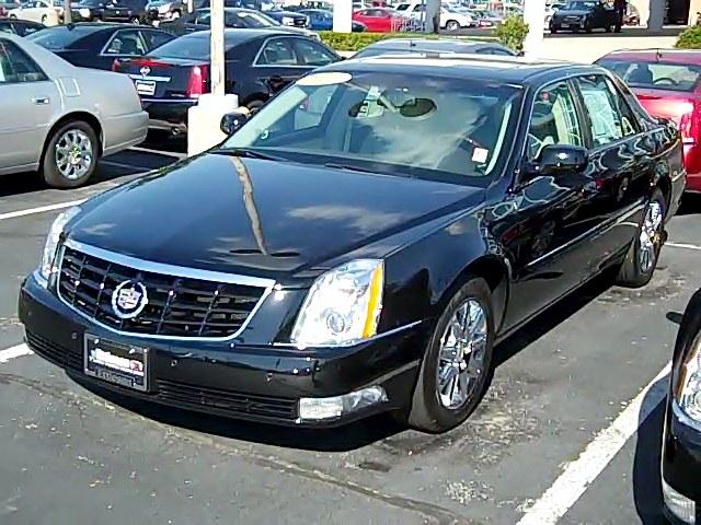 2011 Cadillac DTS R350 4 Matic