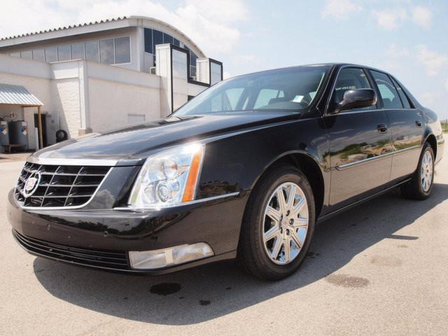 2011 Cadillac DTS Premium