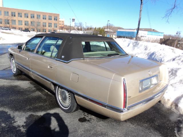 1994 Cadillac Deville Base