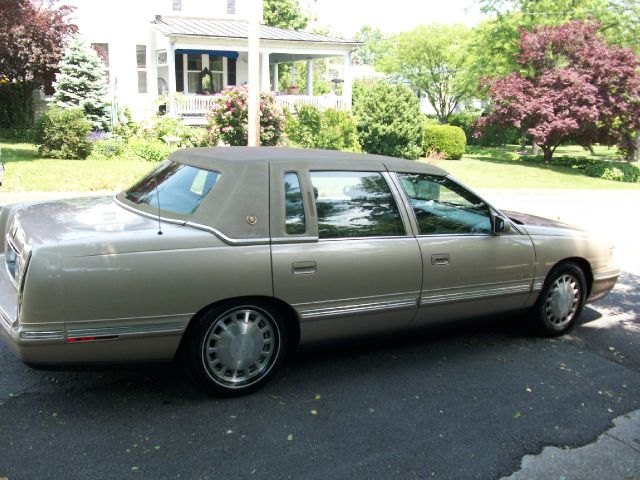 1998 Cadillac Deville Base