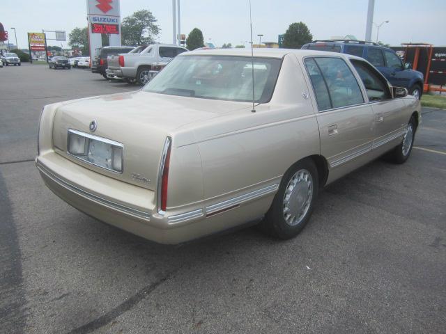 1998 Cadillac Deville SE Sedan