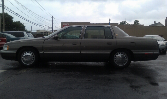 1998 Cadillac Deville Base