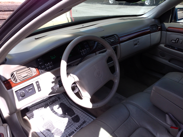 1999 Cadillac Deville Base