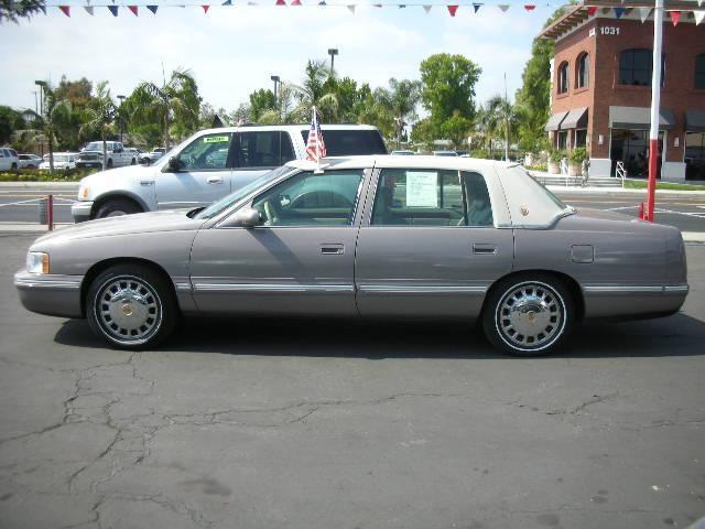 1999 Cadillac Deville SE Sedan