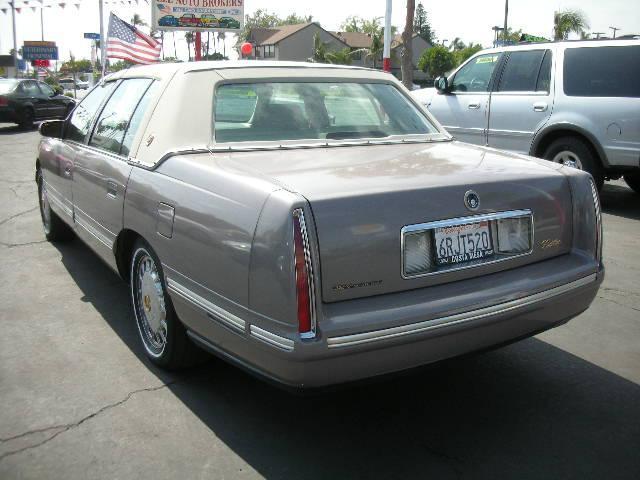 1999 Cadillac Deville SE Sedan