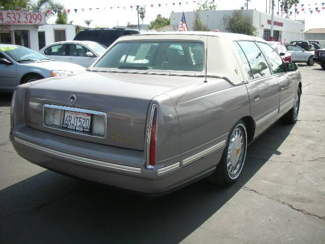 1999 Cadillac Deville SE Sedan