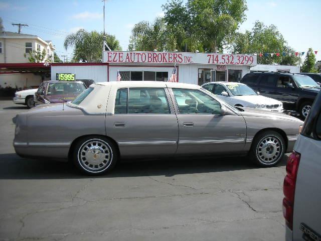 1999 Cadillac Deville SE Sedan