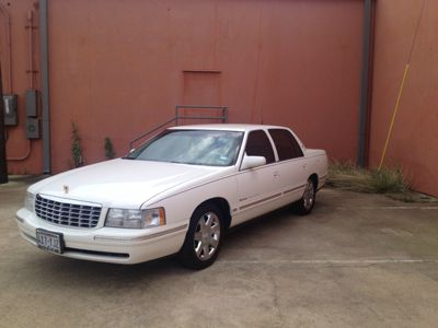 1999 Cadillac Deville Base