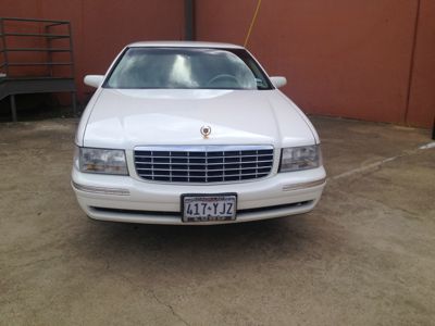 1999 Cadillac Deville Base