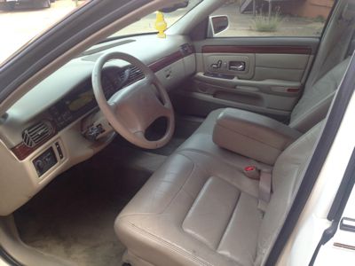 1999 Cadillac Deville Base