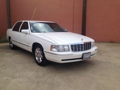 1999 Cadillac Deville Base