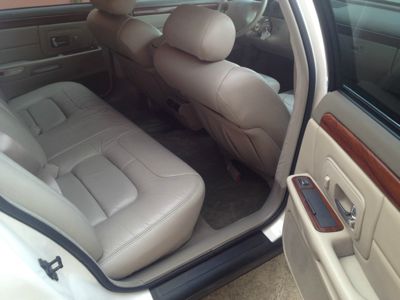 1999 Cadillac Deville Base