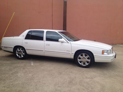 1999 Cadillac Deville Base