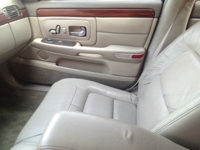 1999 Cadillac Deville Base