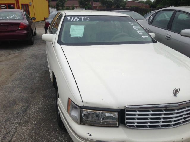 1999 Cadillac Deville Base