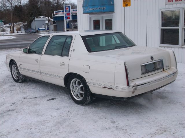 1999 Cadillac Deville Base