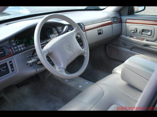 1999 Cadillac Deville Base