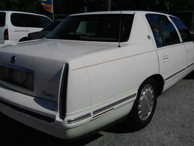 1999 Cadillac Deville Base