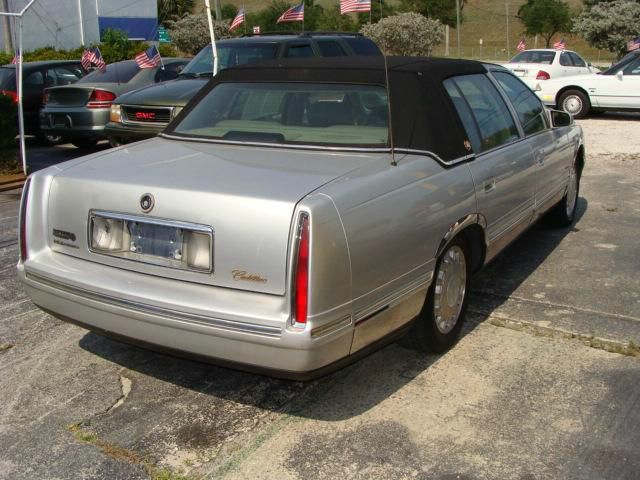 1999 Cadillac Deville Base