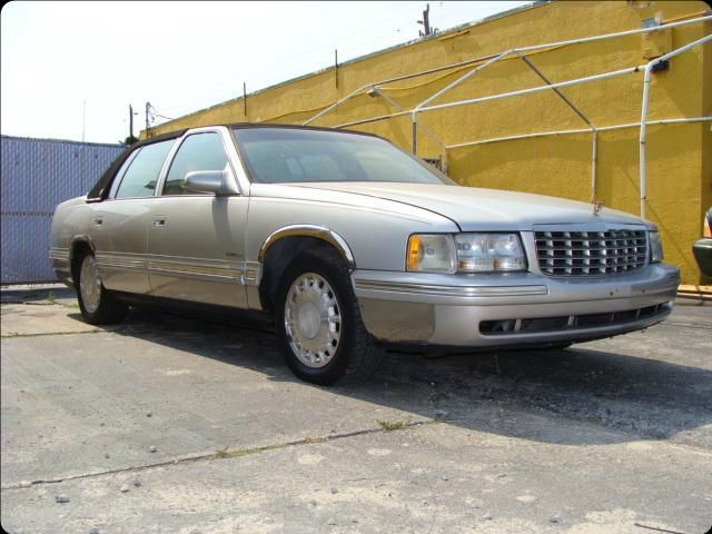 1999 Cadillac Deville Base