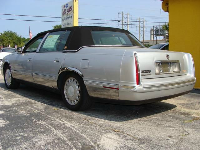 1999 Cadillac Deville Base