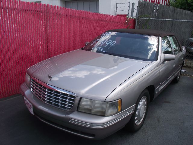 1999 Cadillac Deville Base