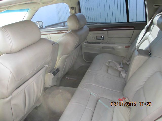 1999 Cadillac Deville Base