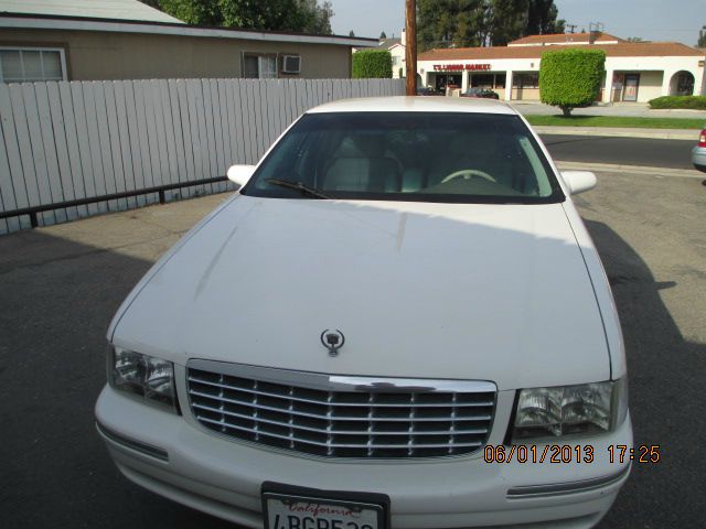 1999 Cadillac Deville Base