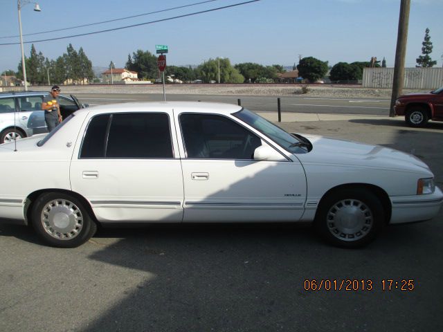 1999 Cadillac Deville Base