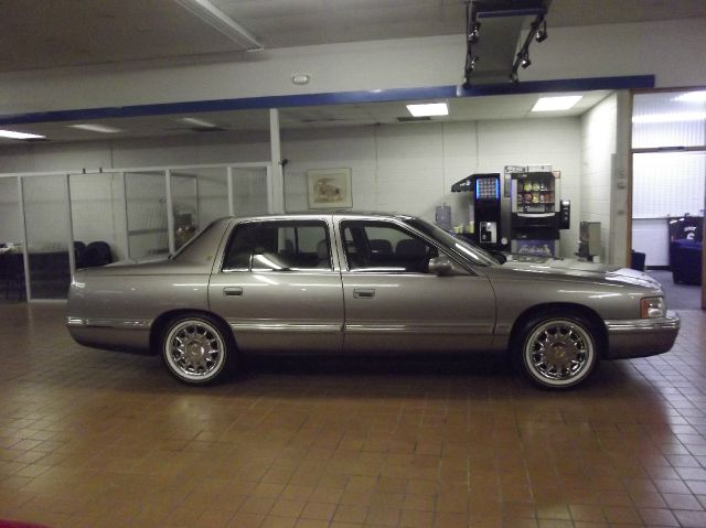 1999 Cadillac Deville Base