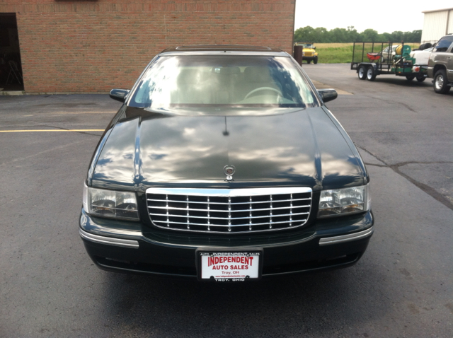 1999 Cadillac Deville Base