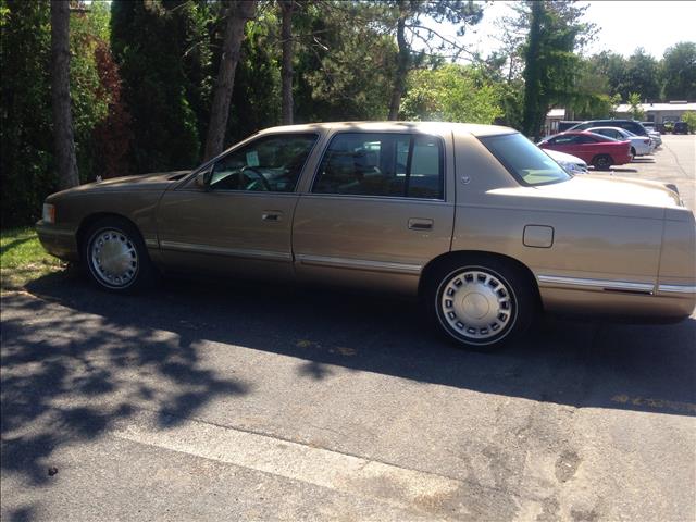 1999 Cadillac Deville Base